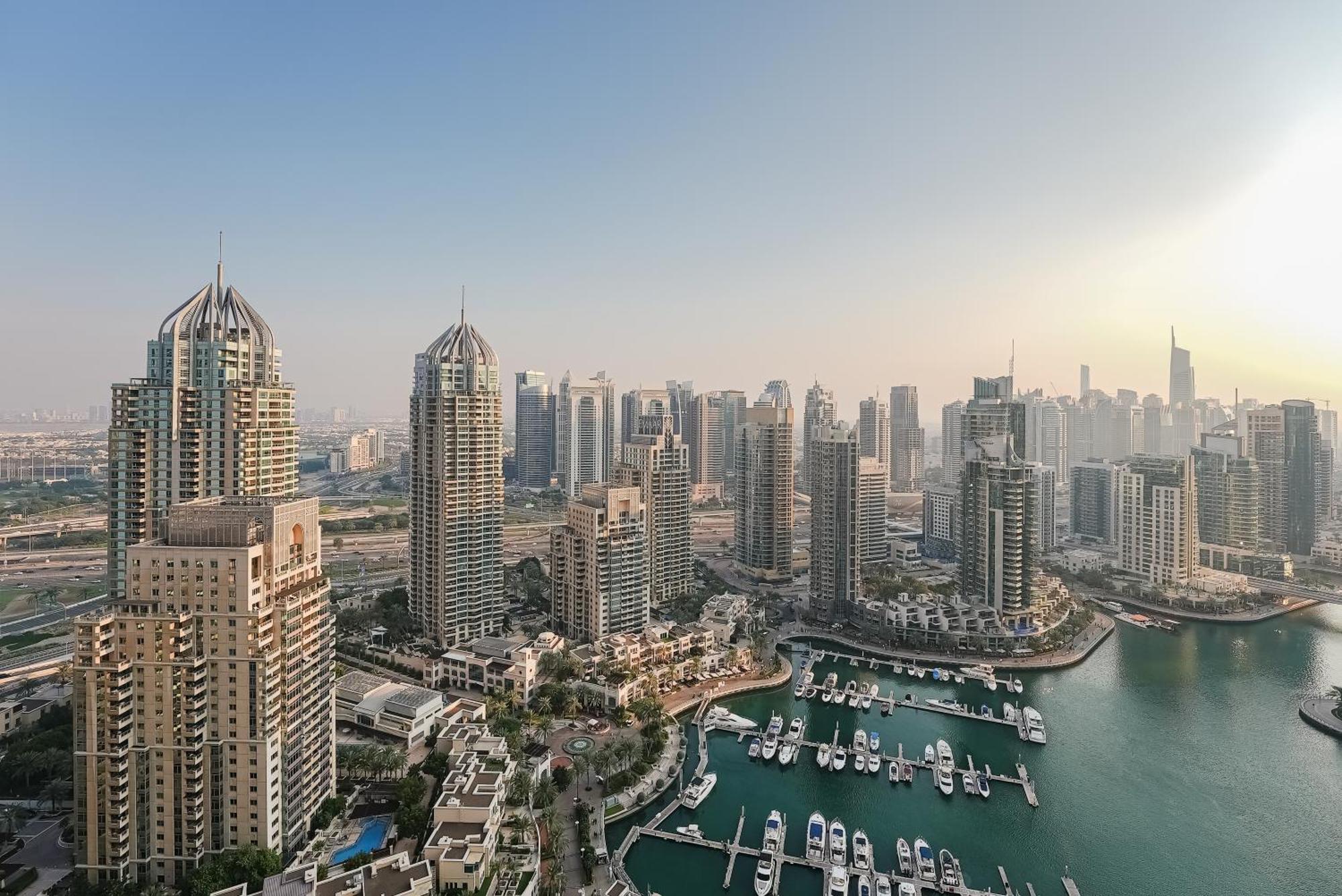 Luxe Living: Spacious Waterfront 2br In Marina Gate Appartamento
