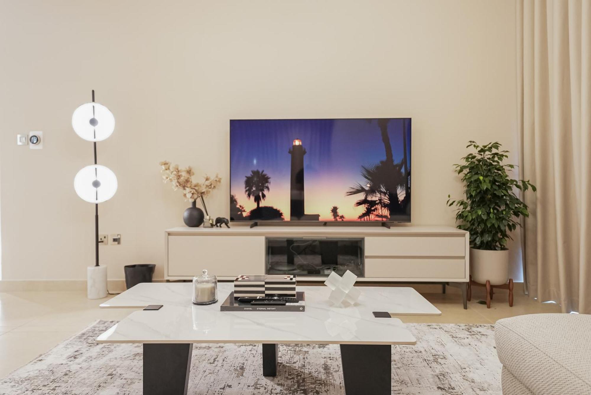 Luxe Living: Spacious Waterfront 2br In Marina Gate Appartamento