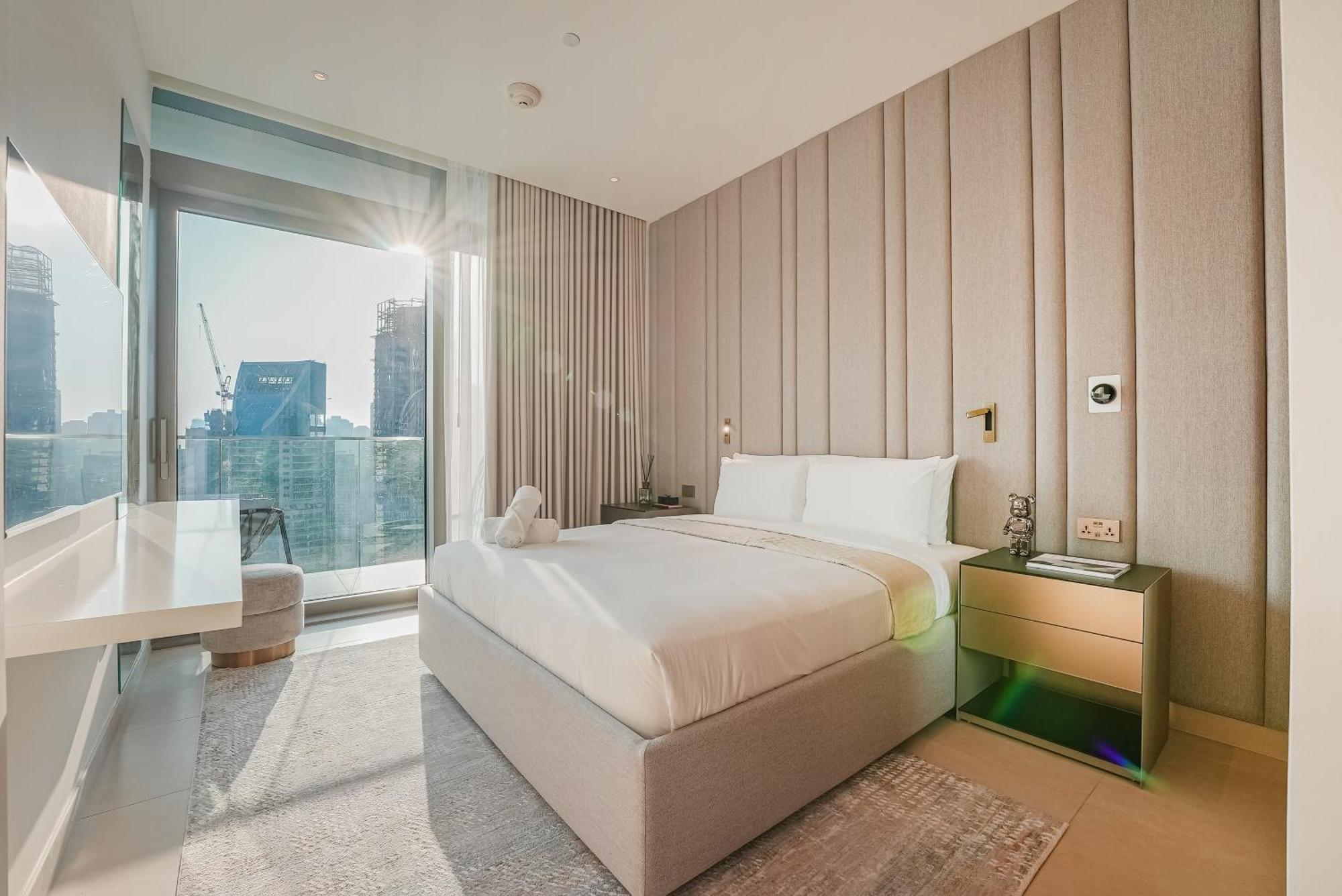 Luxe Living: Spacious Waterfront 2br In Marina Gate Appartamento